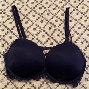 Victoria’s Secret bra 36D